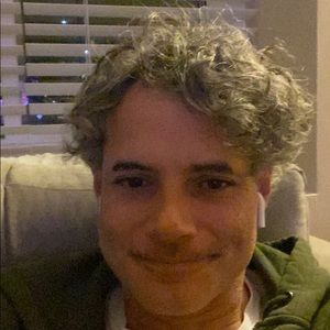 Meet your Posher, Dennis